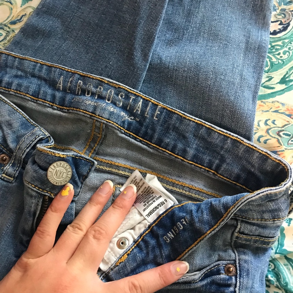 Lightly worn Aeropostale jeans size 6 regular!